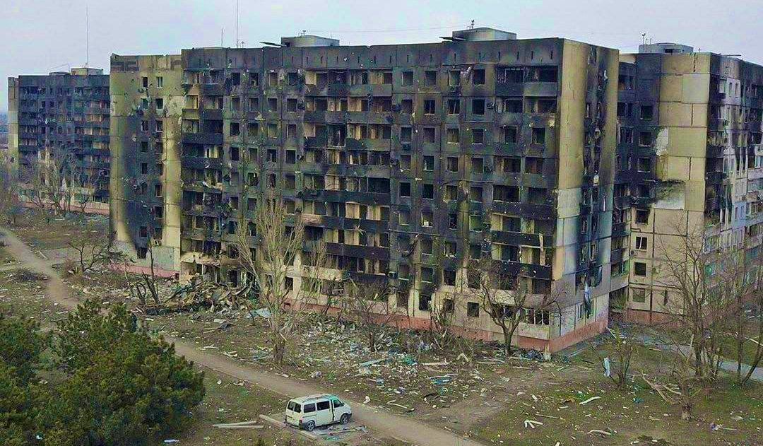 Ucraina, Kiev respinge il ricatto russo sui corridoi umanitari: "Mariupol non si arrende"