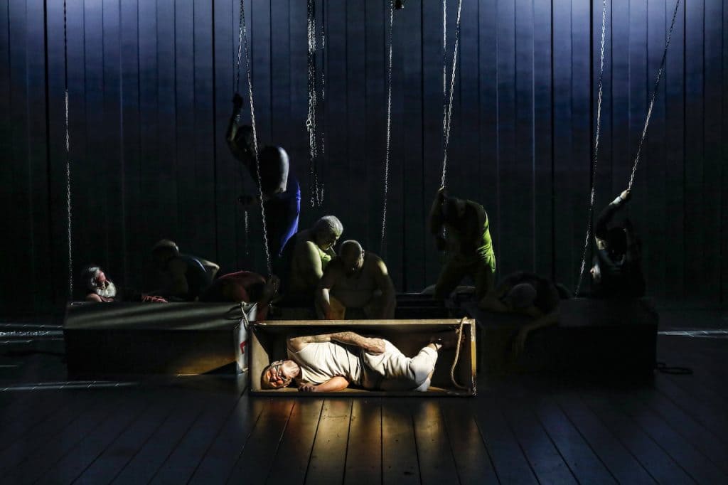 "Destinazione non umana": la regista Valentina Esposito e la compagnia "Fact" emozionano il pubblico