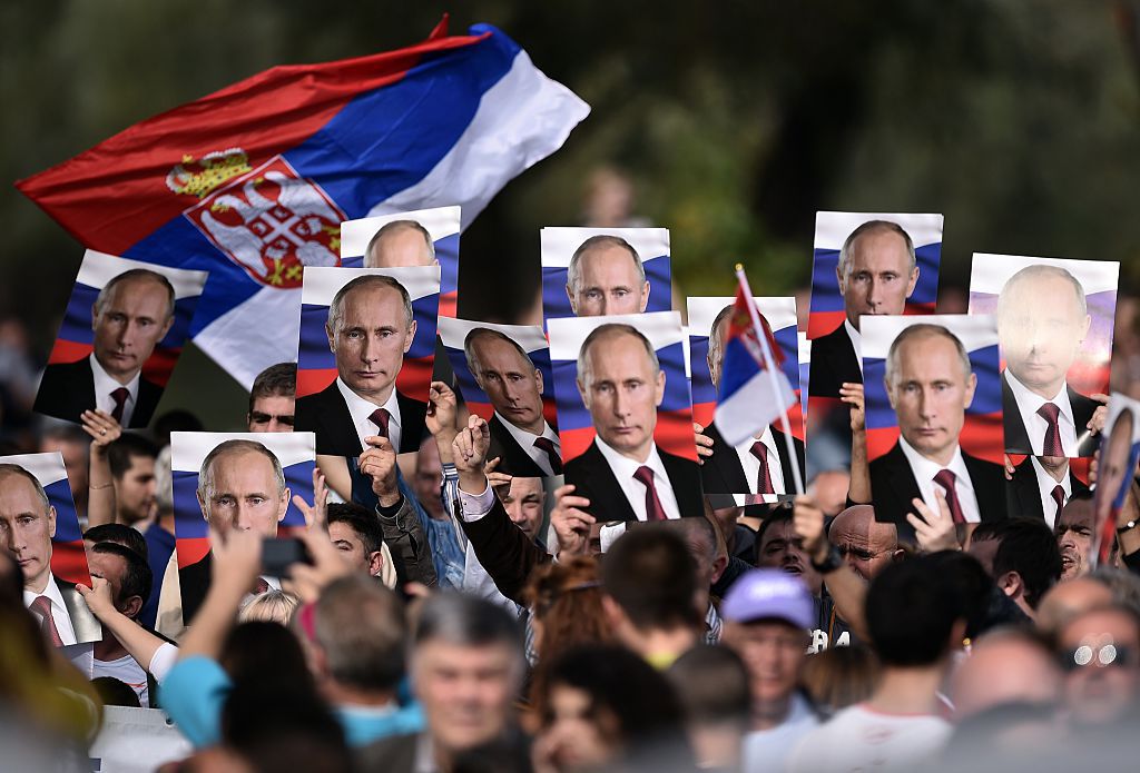 La Serbia non vuole rompere con Putin: niente sanzioni alla Russia
