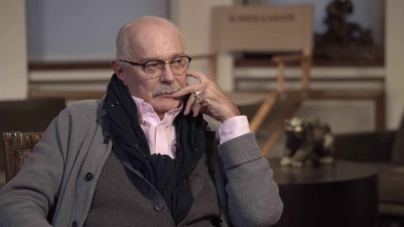 Guerra in Ucraina, Nikita Mikhalkov con Putin: 'Zelensky parla come i nazisti'