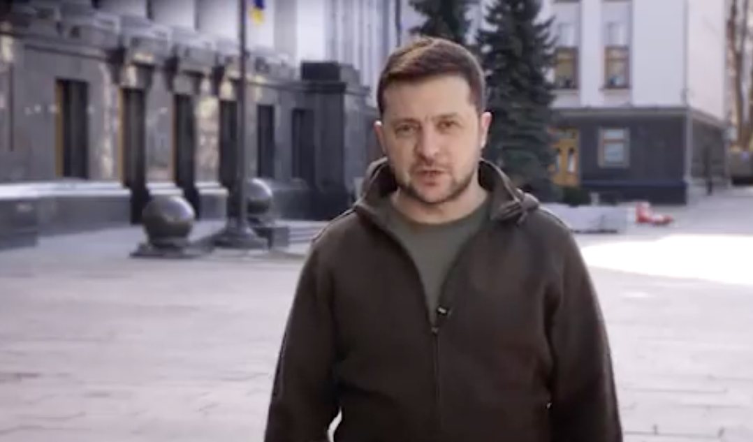 Ucraina, Zelensky: “La Russia ha ucciso 78 bambini. I nostri vicini ci portano dolore e guerra”