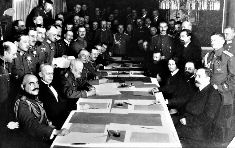 Negoziati a Brest, dove 104 anni fa la Russia, con l'armistizio, riconobbe l'indipendenza dell'Ucraina