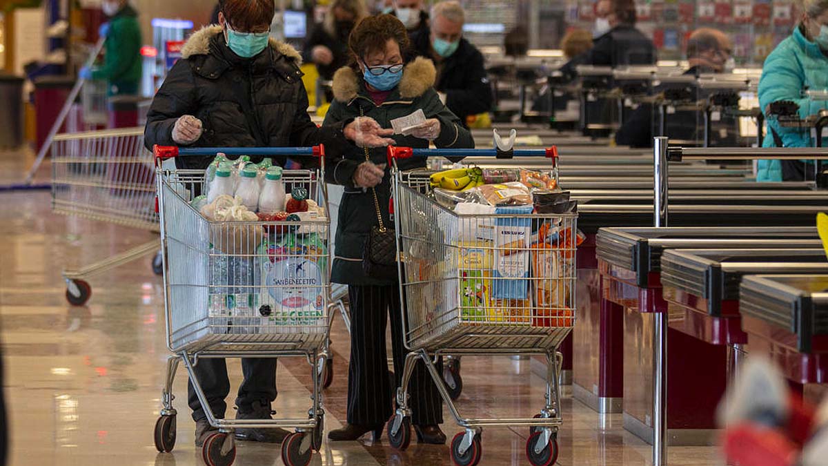 Sardegna, presi d'assalto i supermercati dopo che un autotrasportatore ha annunciato via msg lo sciopero del settore