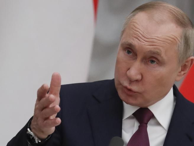 Golpe contro Vladimir Putin, il dissidente russo: "Ogni giorno aumentano le possibilità "