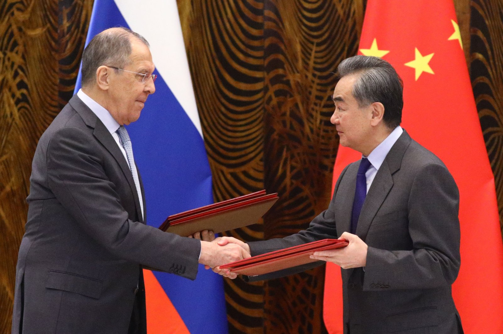Vertice Russia-Cina, Lavrov e Wang Yi confermano: "Negli affari globali, parliamo con una sola voce"