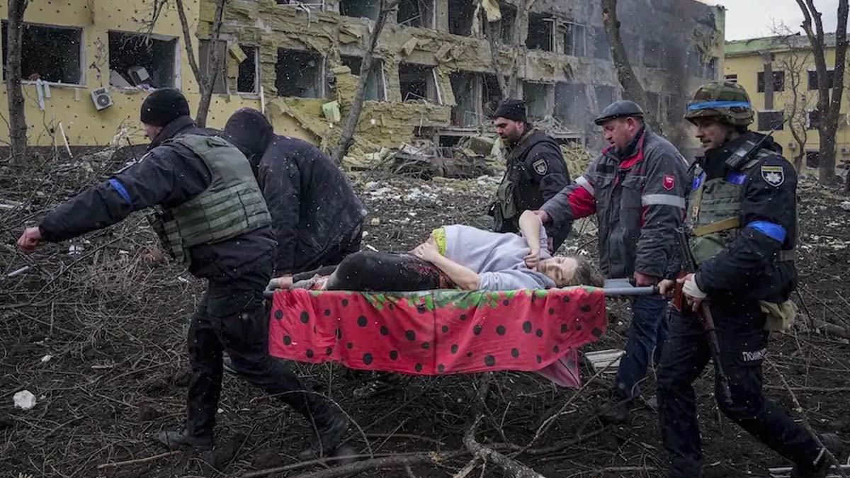 Russia, il Cremlino indaga sul bombardamento all'ospedale di Mariupol