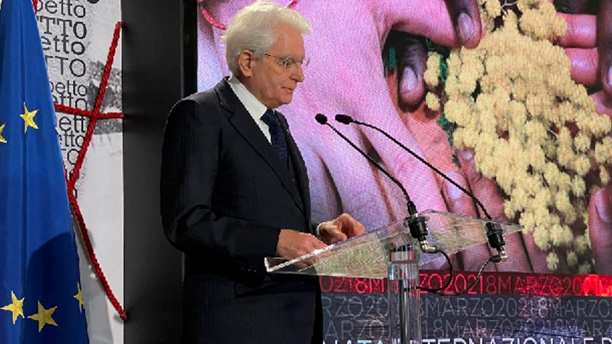 Giornata Internazionale della donna, Mattarella: "Non accettiamo più differenze sul lavoro"