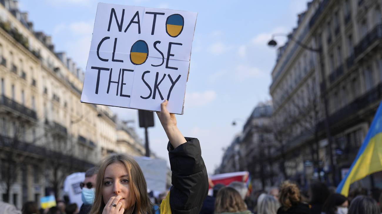 Cosa significa la No Fly Zone chiesta dall'Ucraina? E perché la Nato rifiuta?