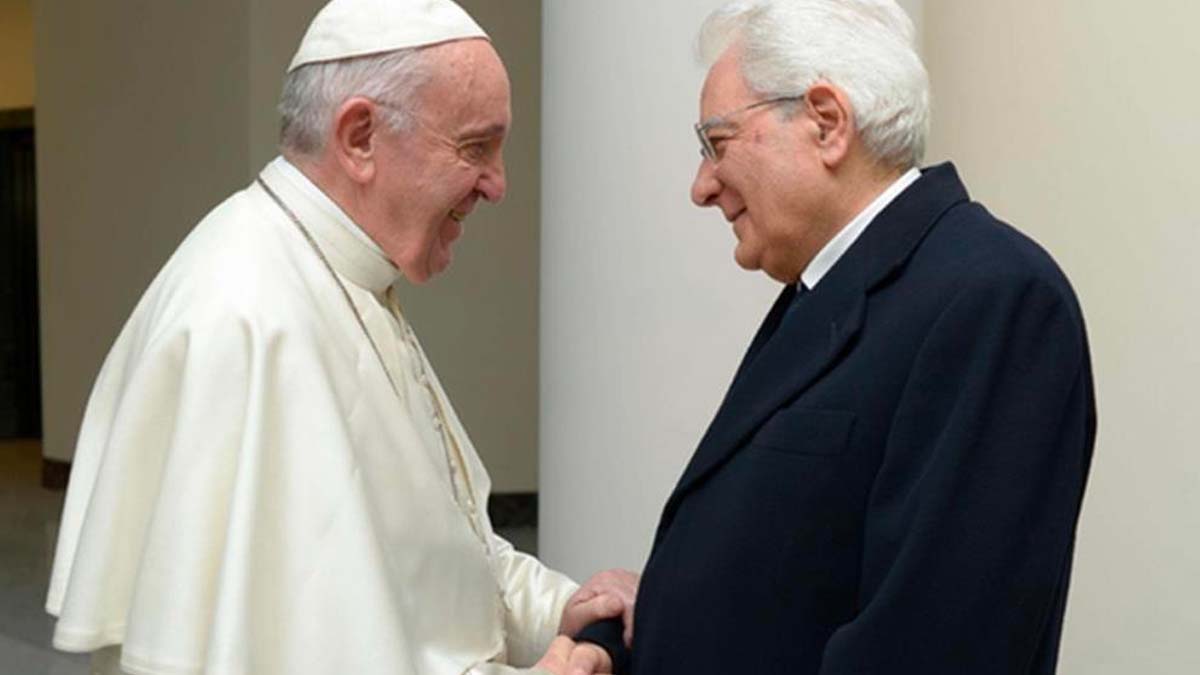 Ucraina, Mattarella al Papa: “I suoi appelli sono un saldo punto di riferimento per la Pace"