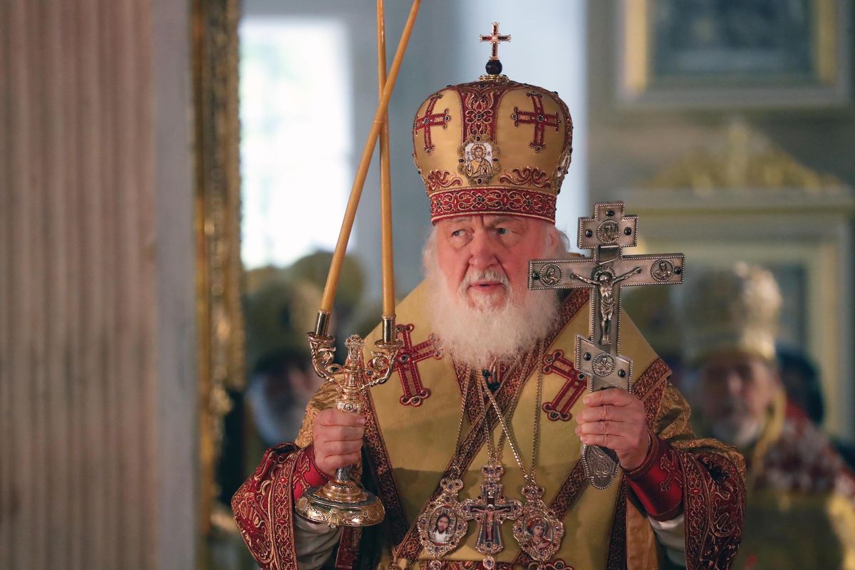 Ucraina, il patriarca di Mosca Kirill 'benedice' la guerra di Putin: "Libereremo il Donbass dal peccato dei Gay Pride"