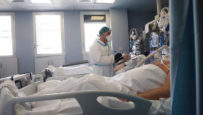 Covid, Agenas: risale al 15% l'occupazione di posti ospedalieri in 'area non critica'