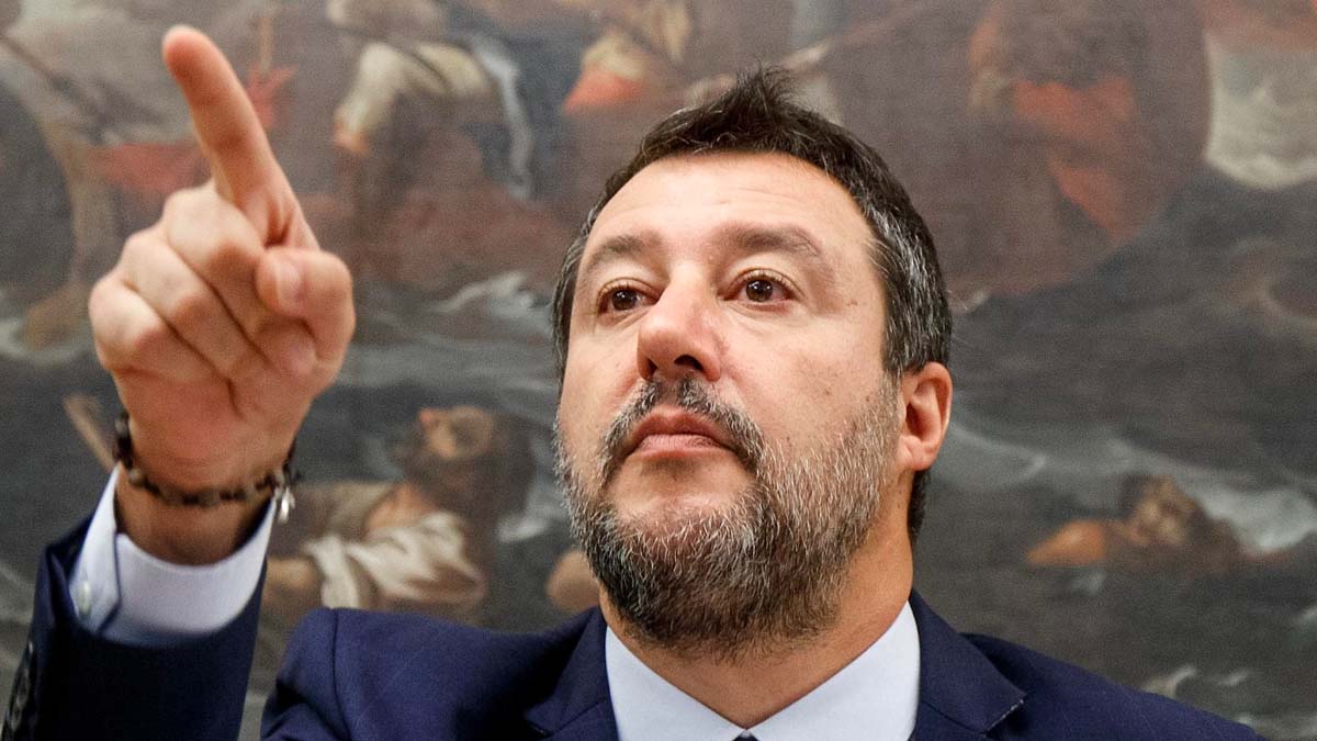 Salvini, vittimismo dopo l'uscita razzista: "La sinistra passa il tempo a insultarmi"