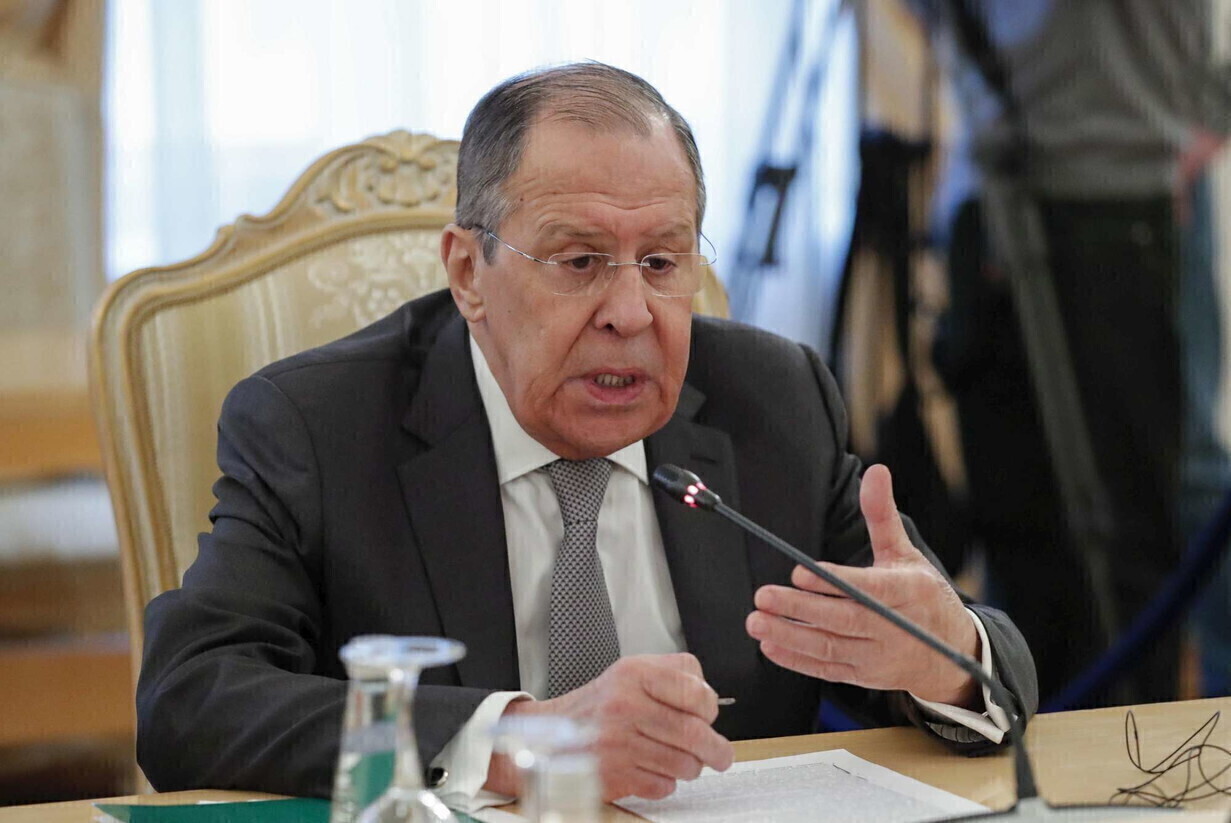 Lavrov: "Non vogliamo che l'Occidente sia mediatore nei negoziati con l'Ucraina"