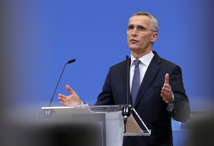 Ucraina, Stoltenberg (Nato): "Evitare l'escalation ma se la Russia usa armi chimiche ci saranno conseguenze"