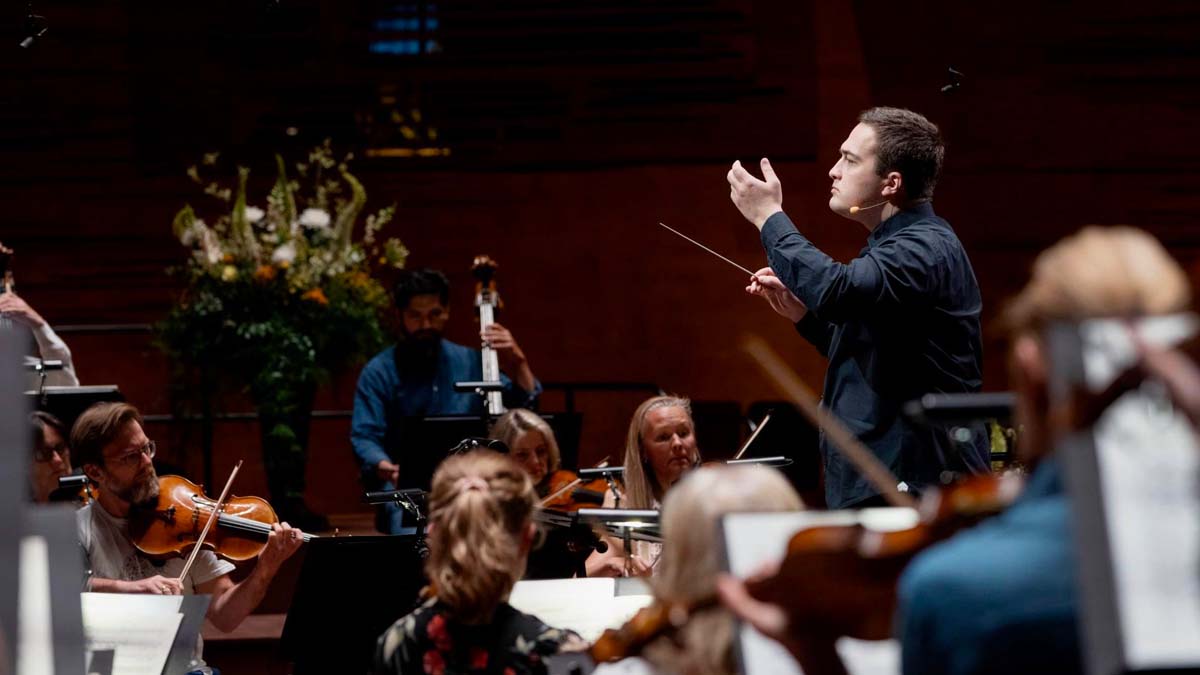 Il maestro Timur Zangiev sarà sul palco della Scala al posto di Gergiev (anche lui è russo, ma condanna la guerra)