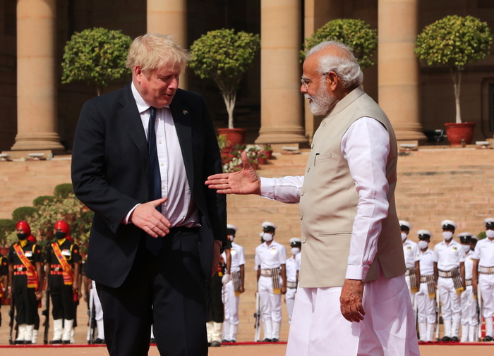Gran Bretagna e India firmano un patto di difesa e sicurezza. Cosa vuole dire?