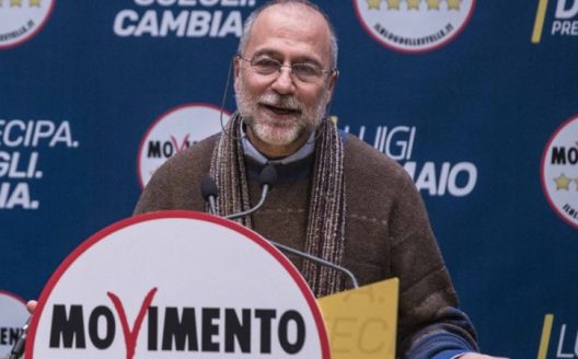 Coltorti (M5s): "Putin non è un macellaio e Zelensky ceda Donbass e Crimea" Coltorti (M5s): "Putin non è un macellaio e Zelensky ceda Donbass e Crimea"