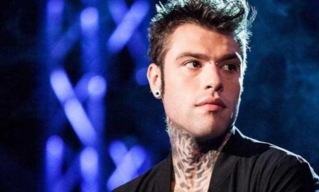 Fedez vuole una sua nave per soccorrere i migranti: "Voglio vedere quanto costa"