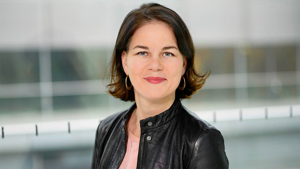 La ministra degli esteri tedesca: "L'unico che può fermare la guerra è Putin"