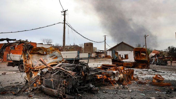 Maripuol gli ucraini denunciano: "Bombe dove sono riparati i civili"