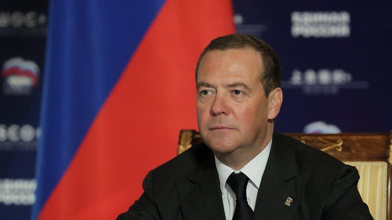 Medvedev continua a minacciare: "Apocalisse nucleare se l'Occidente continua a inviare armi"