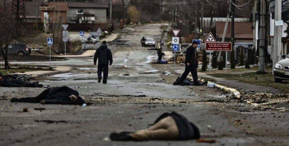 Ucraina, il massacro di civili a Bucha sciocca l'Occidente. Intanto i russi attaccano Mykolaiv