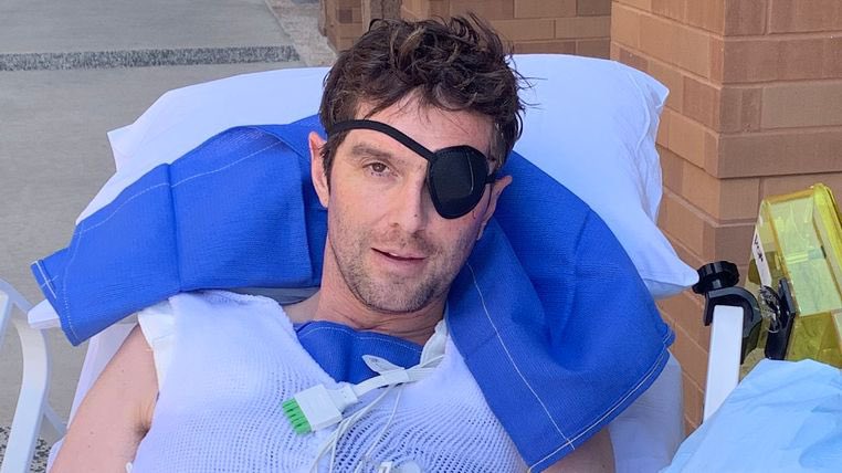 Benjamin Hall, il reporter sopravvissuto alle bombe russe: "Ho perso mezza gamba, un piede e un occhio..." Benjamin Hall, il reporter sopravvissuto alle bombe russe: "Ho perso mezza gamba, un piede e un occhio..."