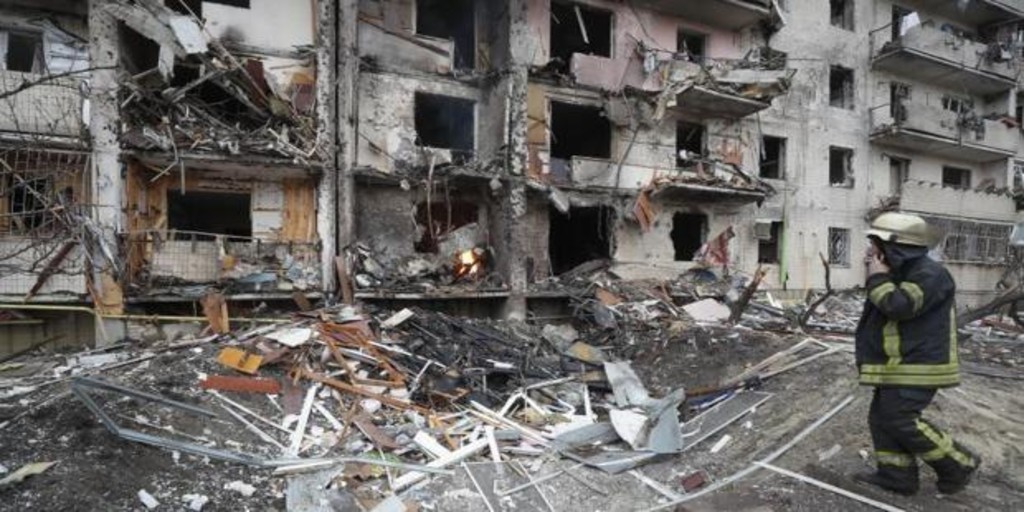 Ucraina, i russi riprendono a bombardare le città: colpite Kiev e Leopoli