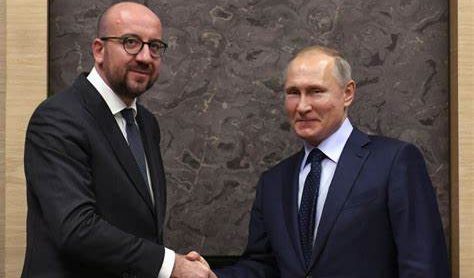 Ucraina, Putin scarica le responsabilità: "Kiev impedisce la resa ai combattenti dell'acciaieria Azovstal"