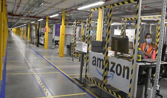 Cigl Piemonte accusa: "I lavoratori Amazon cronometrati per andare in bagno ed eventualmente sanzionati"