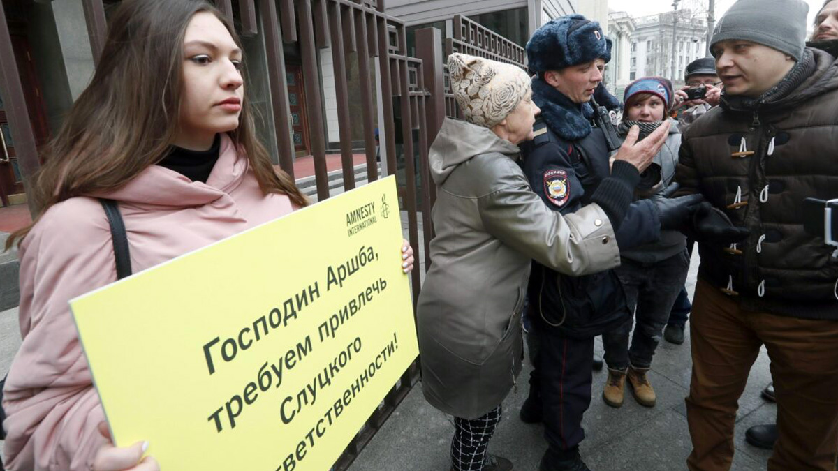 La Russia chiude gli uffici di Amnesty: “Smentito chi pensava che la guerra in Europa fosse meno sporca”.