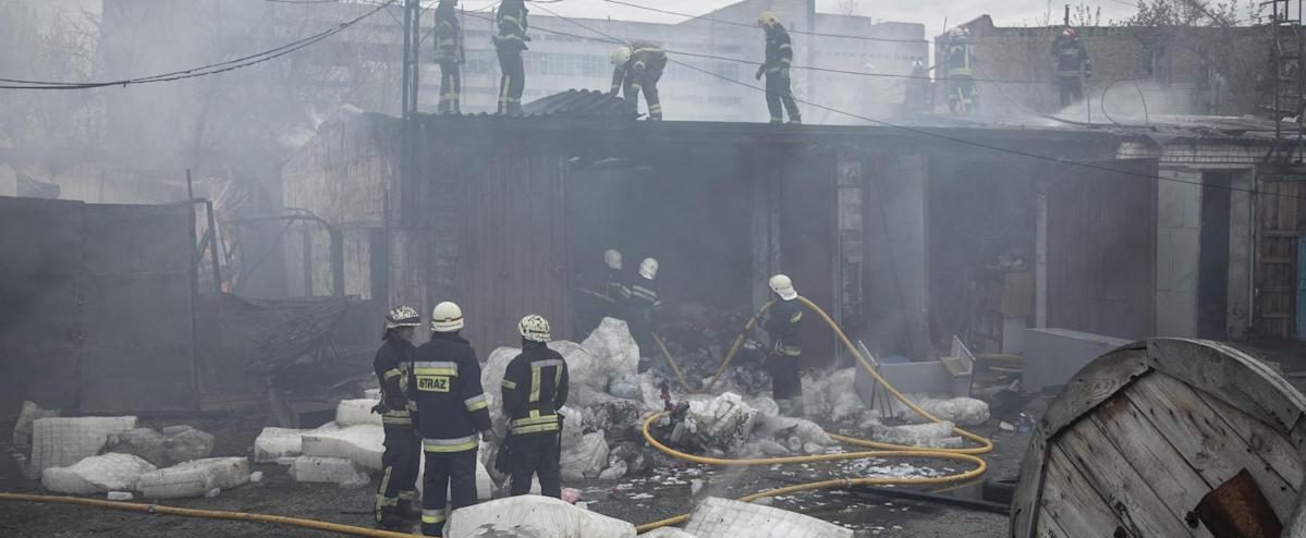 Ucraina, Mosca ha cominciato a colpire i depositi di armi arrivate da Usa ed Europa