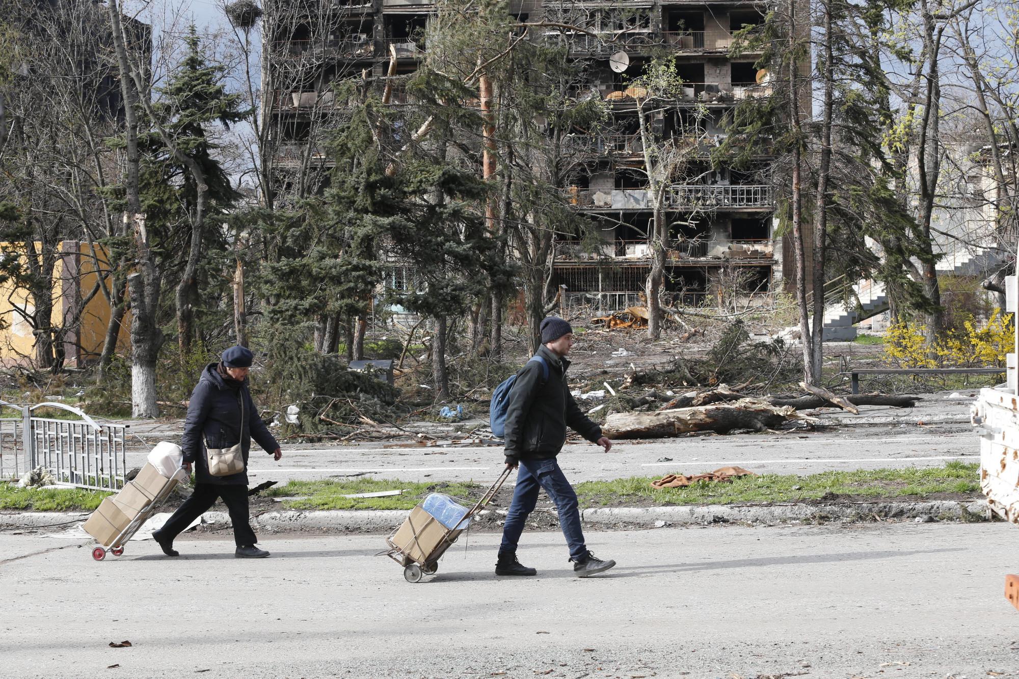 Il sindaco di Mariupol: "Crisi sanitaria per le sepolture di massa e le fogne fuori uso"