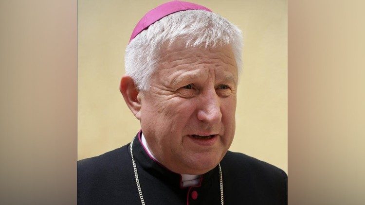 Ucraina, il vescovo di Odessa tuona contro Papa Francesco: "Si schieri apertamente contro Putin"