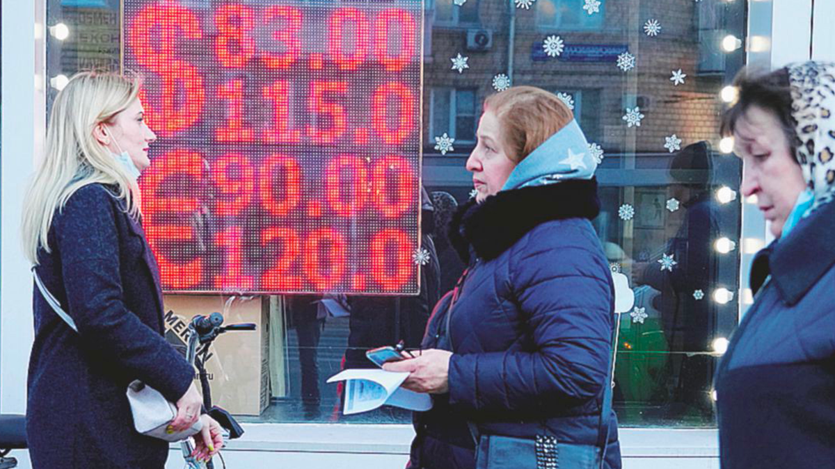 economia-russia Ucraina. Ma fanno effetto le sanzioni? Ecco come l'economia russa inizia a vacillare