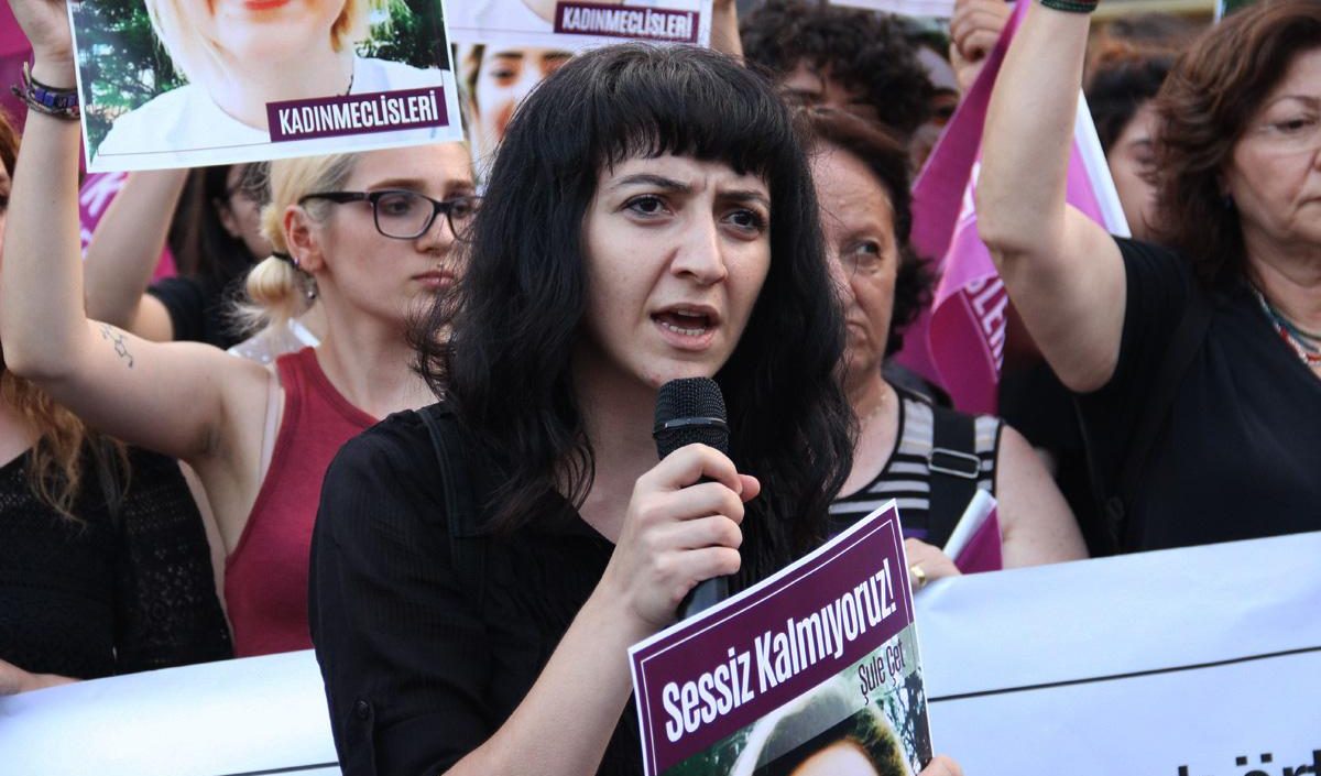La Turchia (membro della Nato) vuole mettere al bando un gruppo femminista: "È contro la morale"