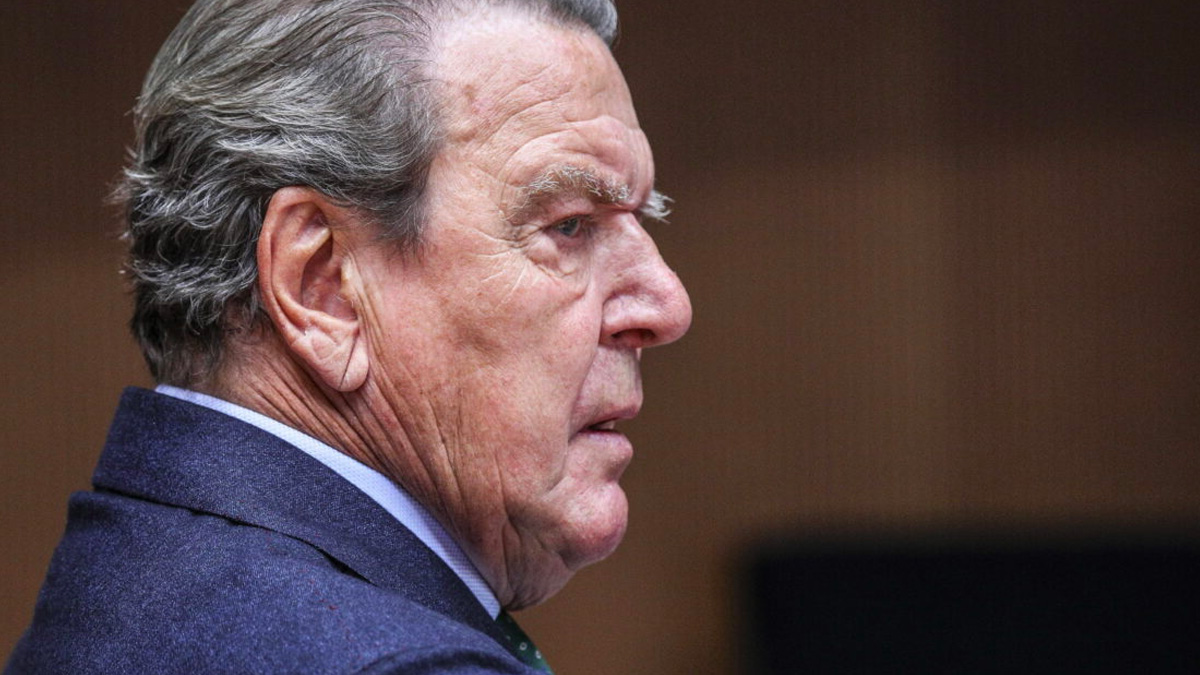 Schröder resta nell'Spd, rigettata la richiesta di espulsione dell'amico di Putin