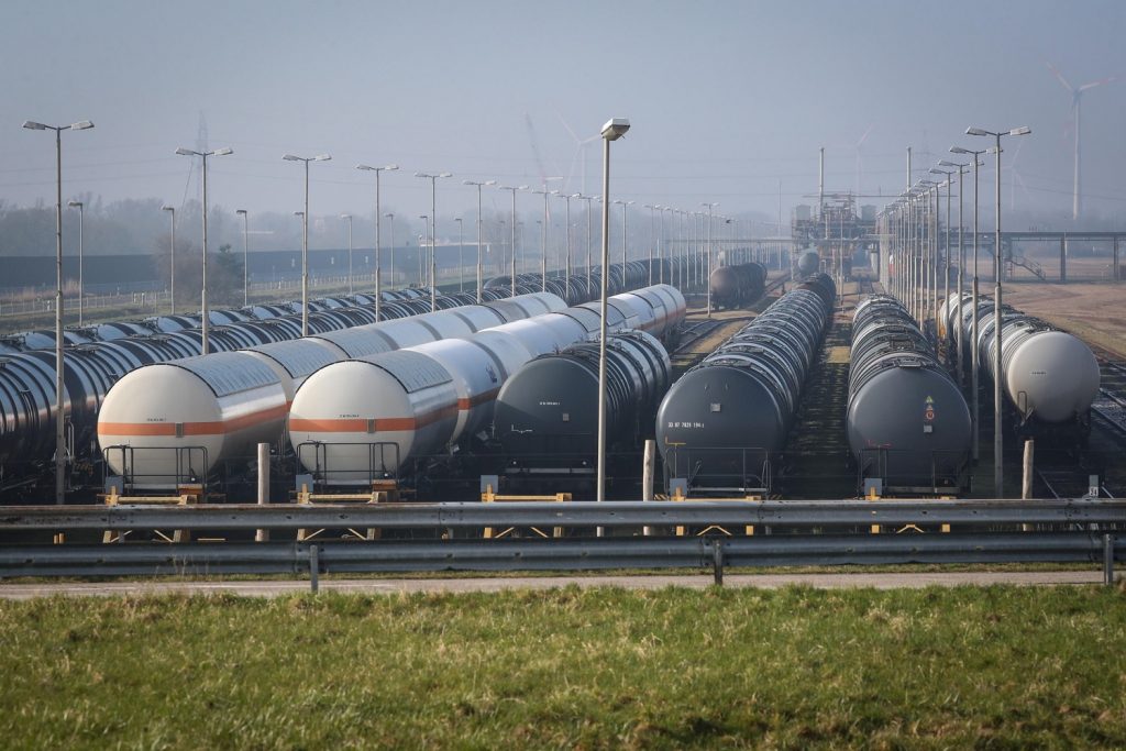 La Germania smetterà di importare petrolio dalla Russia entro la fine dell'anno