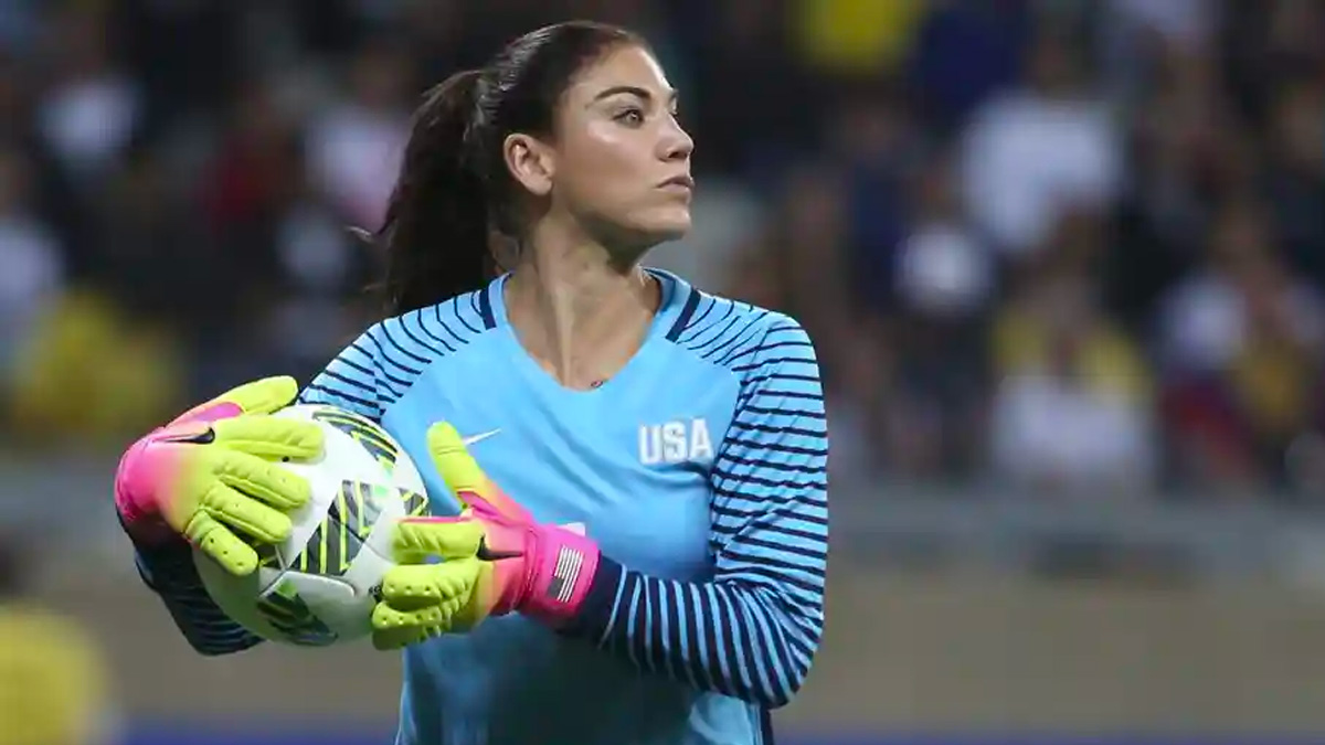 Hope Solo e la lotta contro l'alcolismo. L'ex stella del calcio Usa andrà in clinica