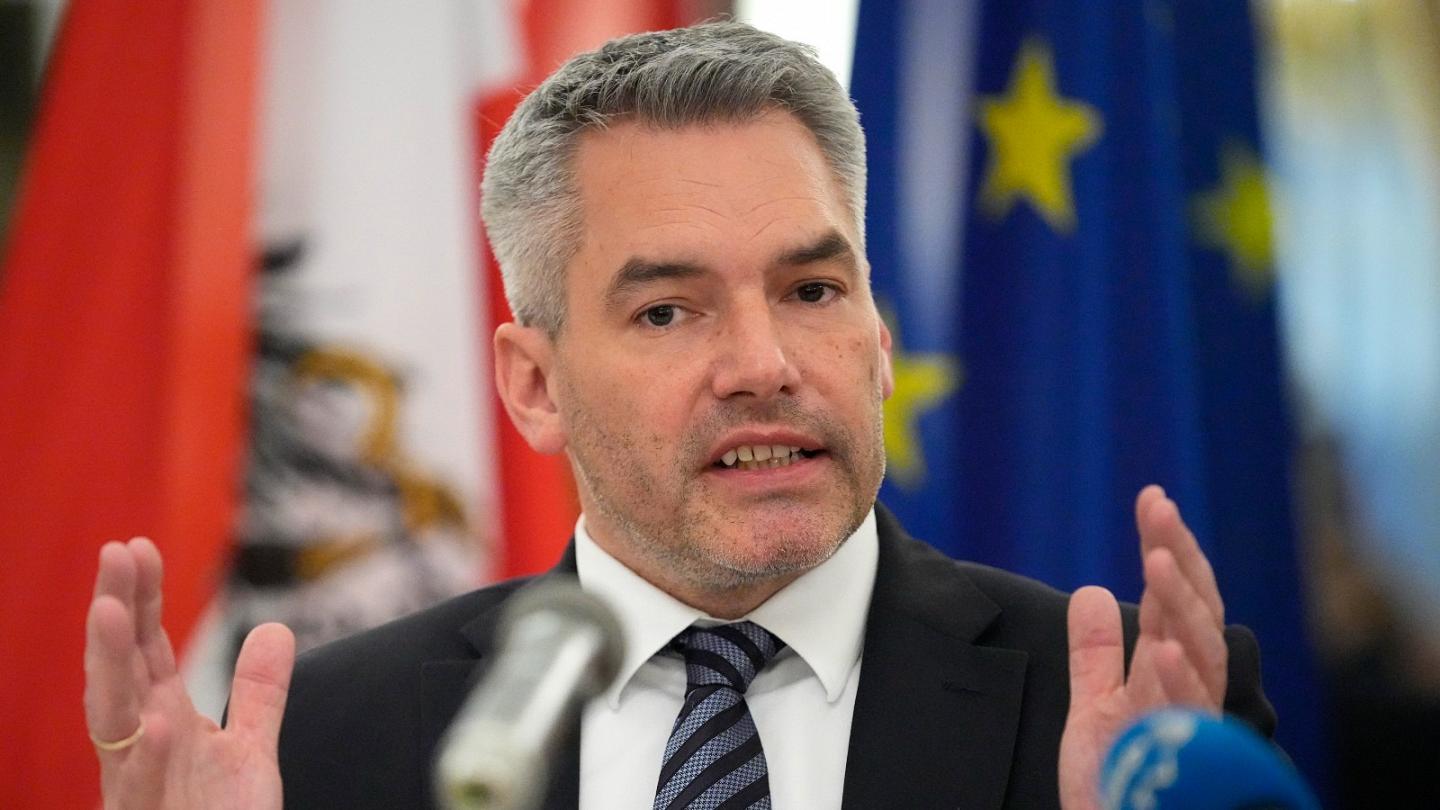 Nehammer: "Non è stato un confronto amichevole". Il presidente austriaco racconta come è andata con Putin