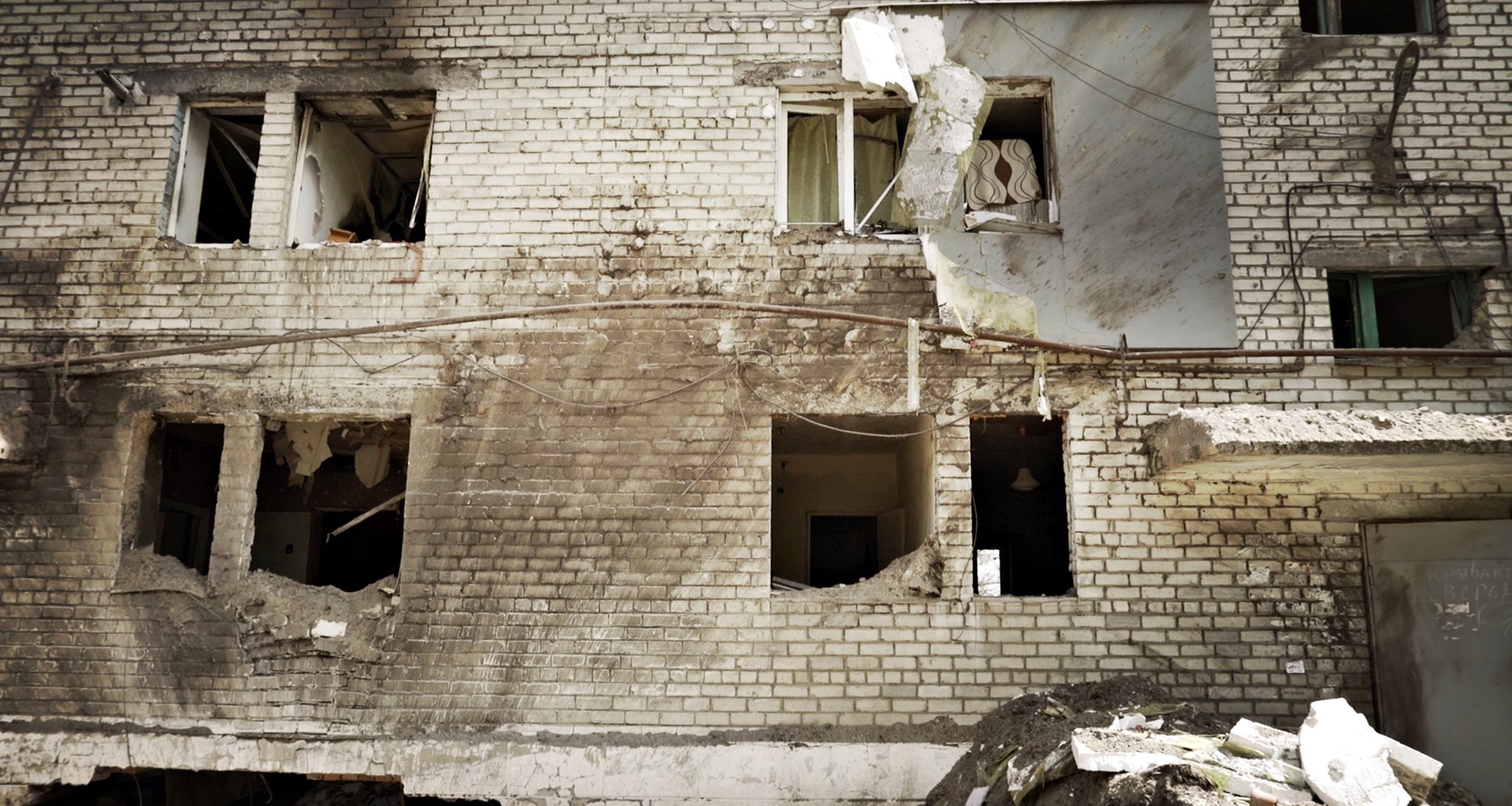 Lyman, Ucraina: raid aerei dei russi con munizioni a grappolo sui villaggi dell'area
