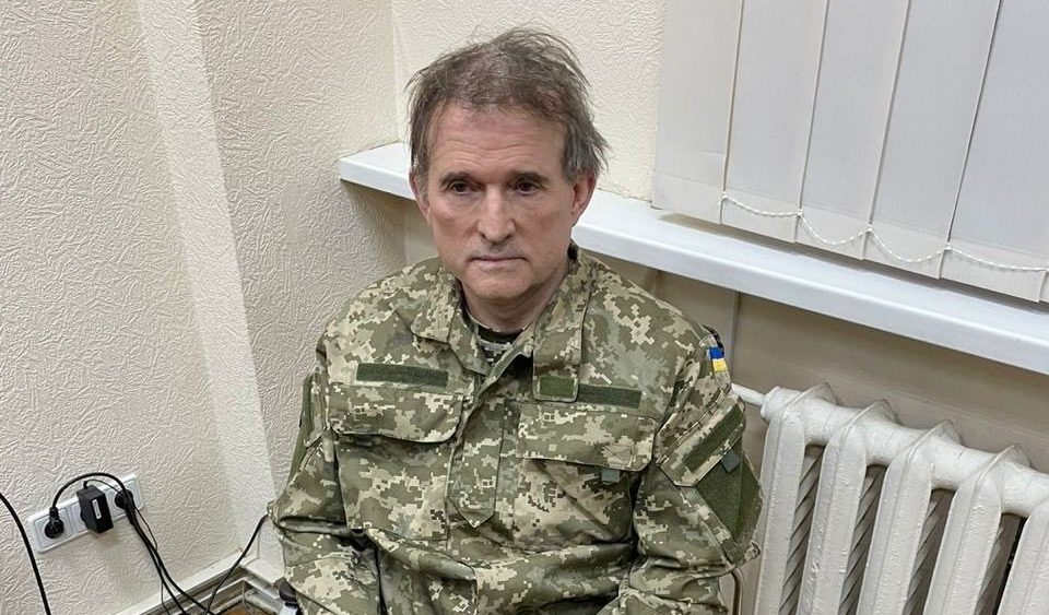 Ucraina, il politico filorusso Medvedchuk ha chiesto di essere scambiato coi prigionieri di Mariupol