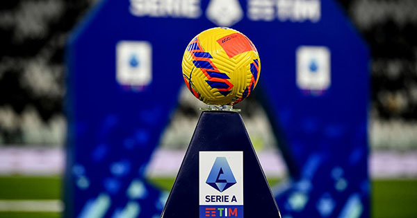 Le partite di oggi, gli orari: anticipi Serie A, Spezia-Inter e Milan Genoa