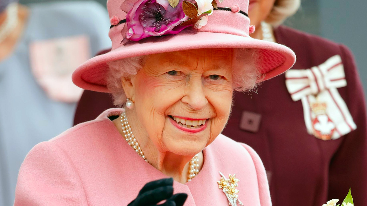 La Regina Elisabetta compie 96 anni, i problemi di salute e la Barbie in suo onore