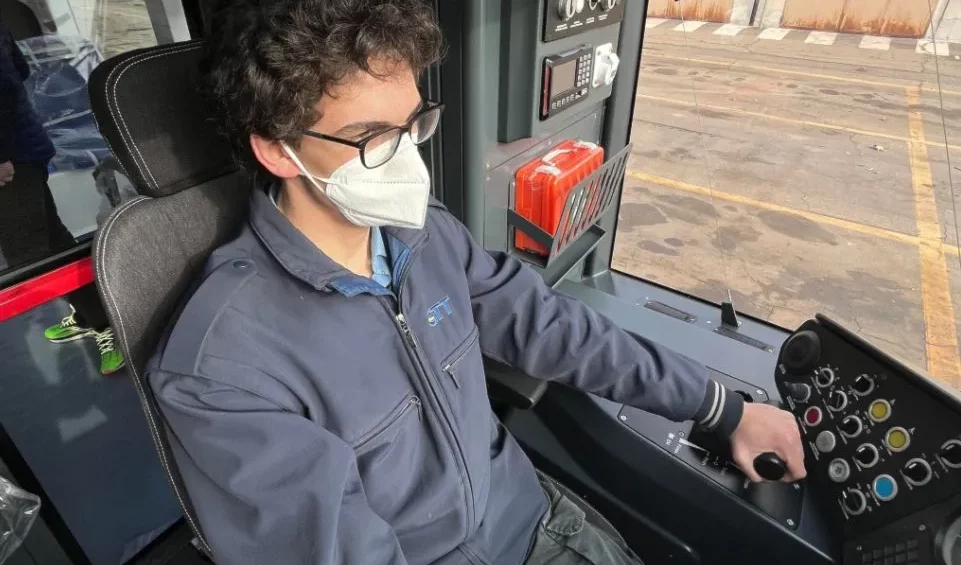 Torino, scoperto il figlio del direttore della Gtt guidare l'autobus senza patente