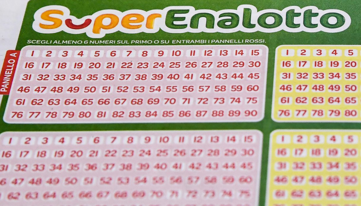 Superenalotto, i numeri vincenti dell'estrazione di ieri 25 agosto: il jackpot sale a 261 milioni