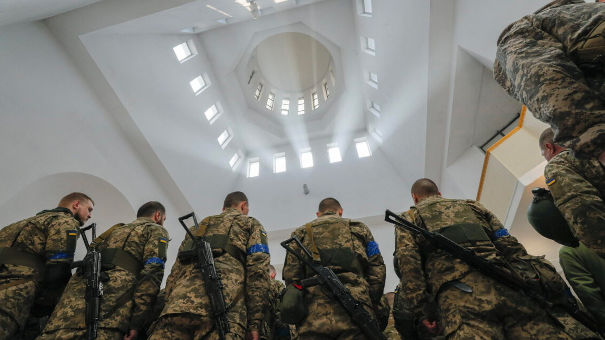 Guerra in Ucraina, Londra invia mortai e proiettili altamente esplosivi ai militari di Kiev