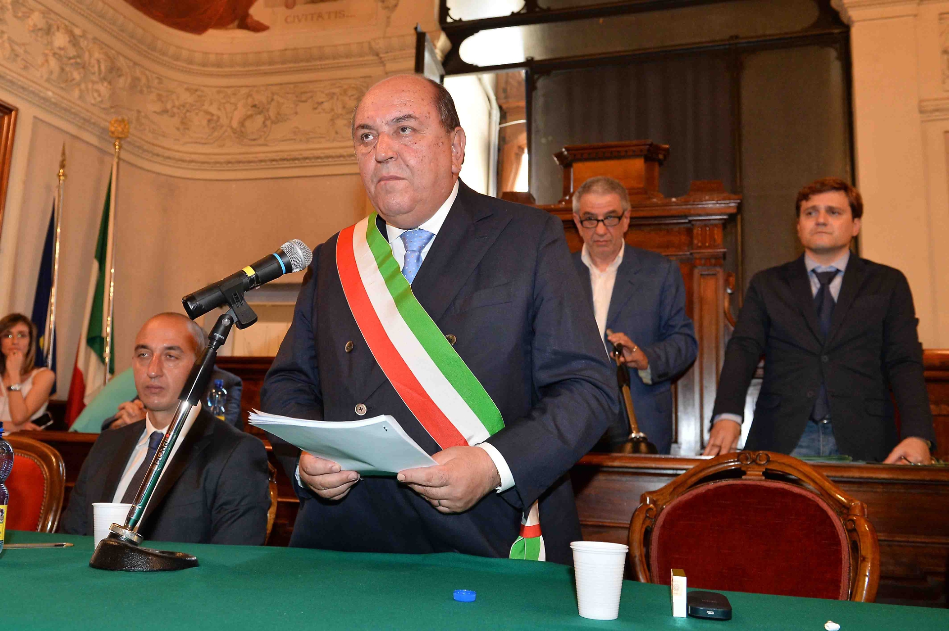 Il sindaco di Rieti difende il suo 'boia chi molla': "È un motto, radicato nella storia d'Italia, non un  reato"