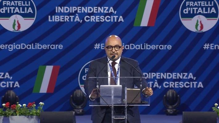 Partecipò alla Conferenza di Fratelli d'Italia: richiamo disciplinare per il direttore del Tg2 Sangiuliano