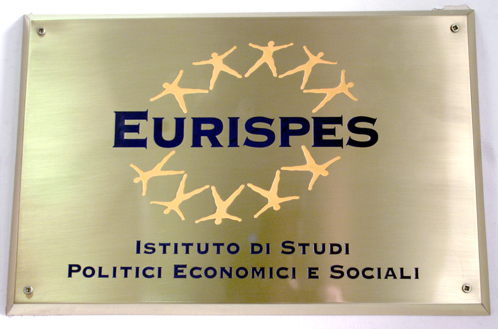 Eurispes: italiani preoccupati dalla guerra in Ucraina e dalla crisi energetica